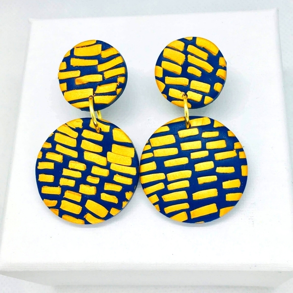 No Shrinking Violets Jewelry - Helsinki Winter Earrings